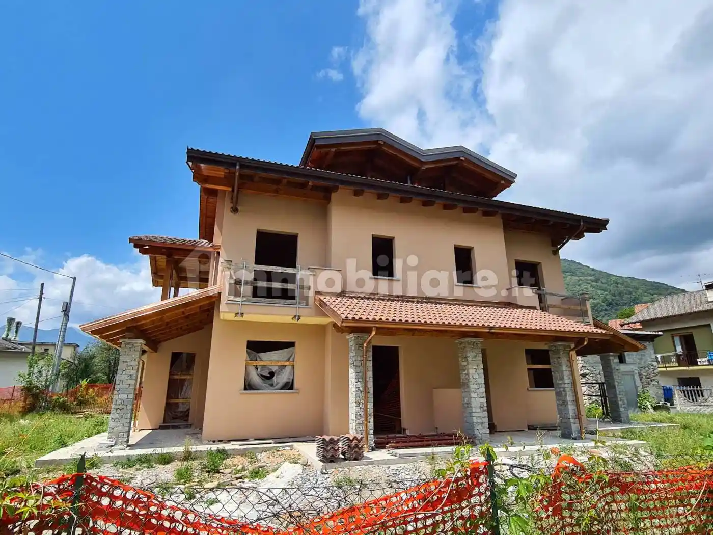 Villa in vendita a Varallo