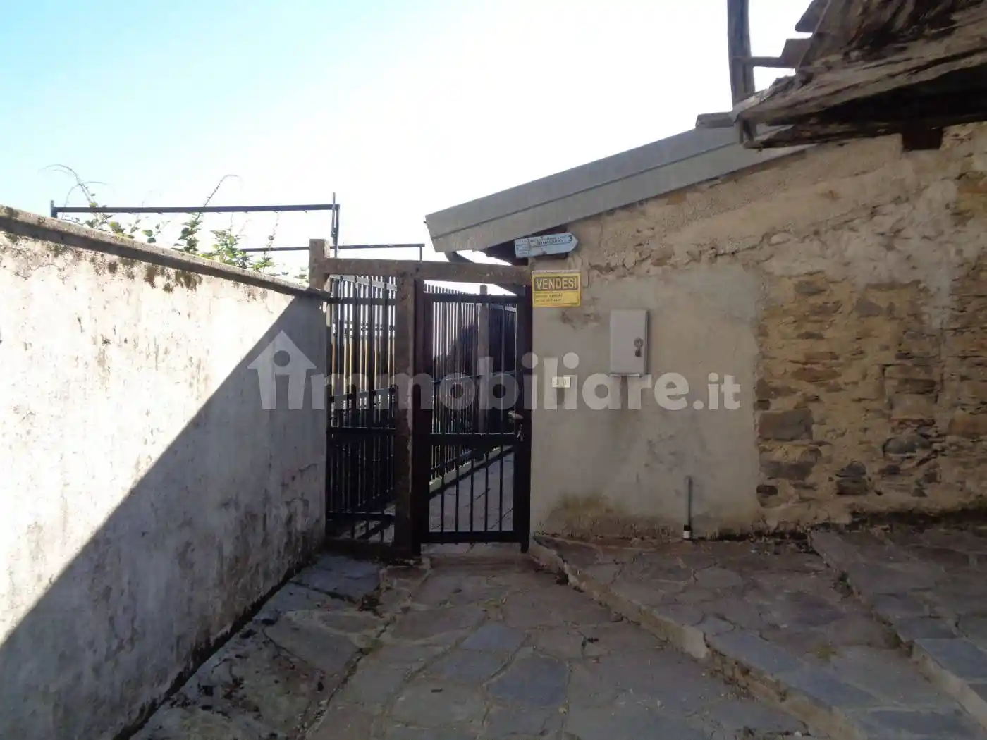 Villa in vendita a Maccagno con Pino e Veddasca