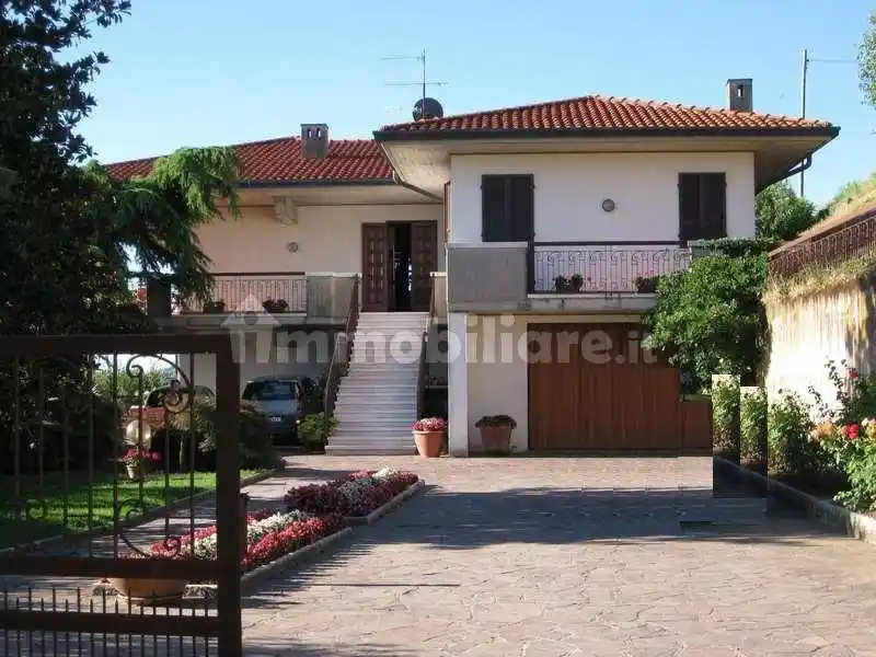 Villa in vendita a Lonato del Garda