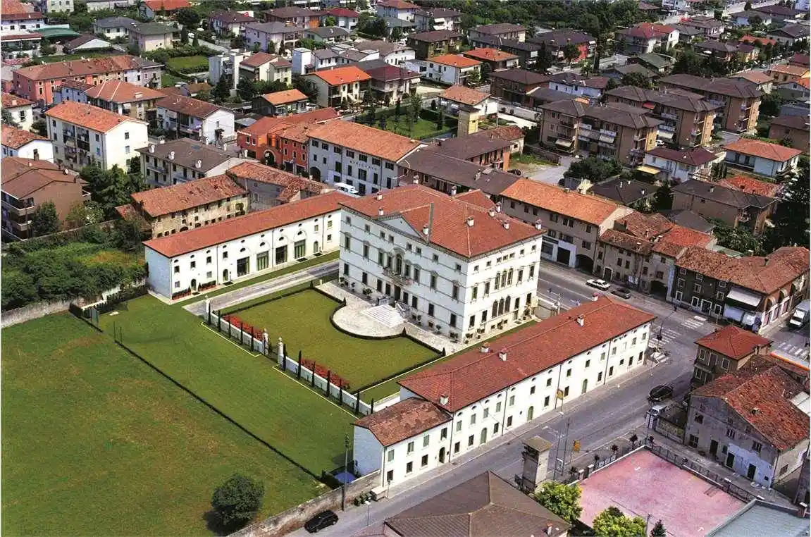 Villa in vendita a Verona