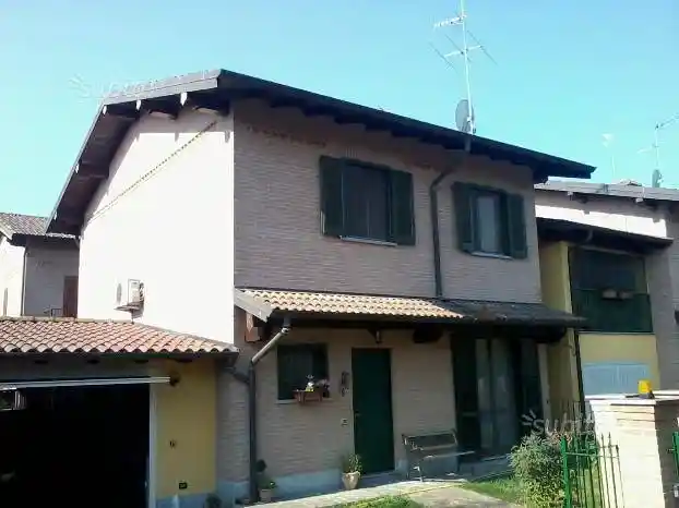 Villa in vendita a Linarolo