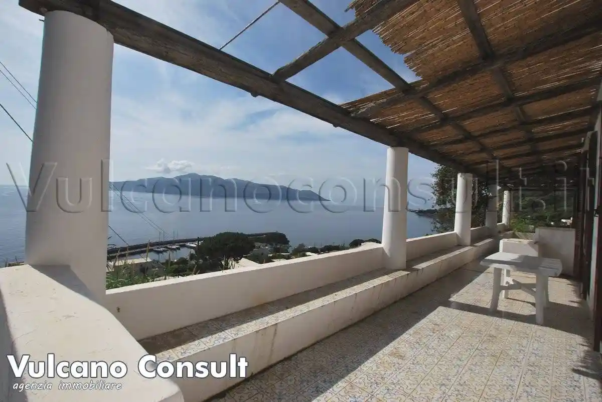 Villa in vendita a Santa Marina Salina