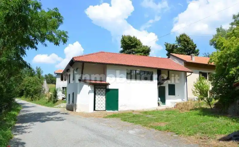 Casa indipendente in vendita a Giusvalla