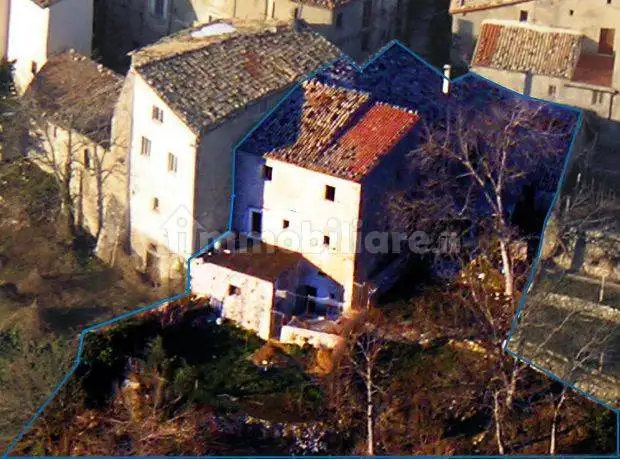 Palazzo - Edificio in vendita a Caramanico Terme