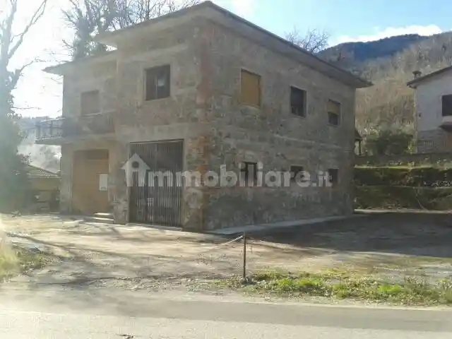 Villa in vendita a Villa Basilica