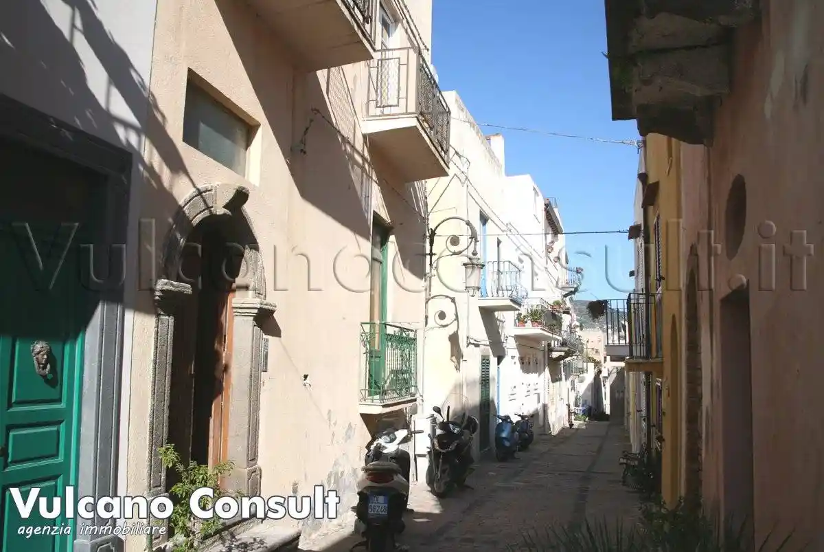 Palazzo - Edificio in vendita a Lipari