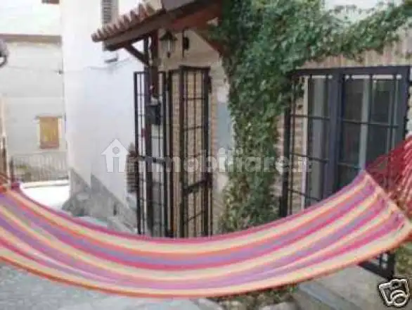 Casa indipendente in vendita a Villavallelonga