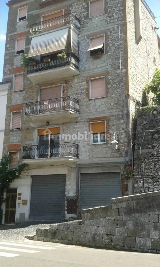 Appartamento in affitto a Vallecorsa