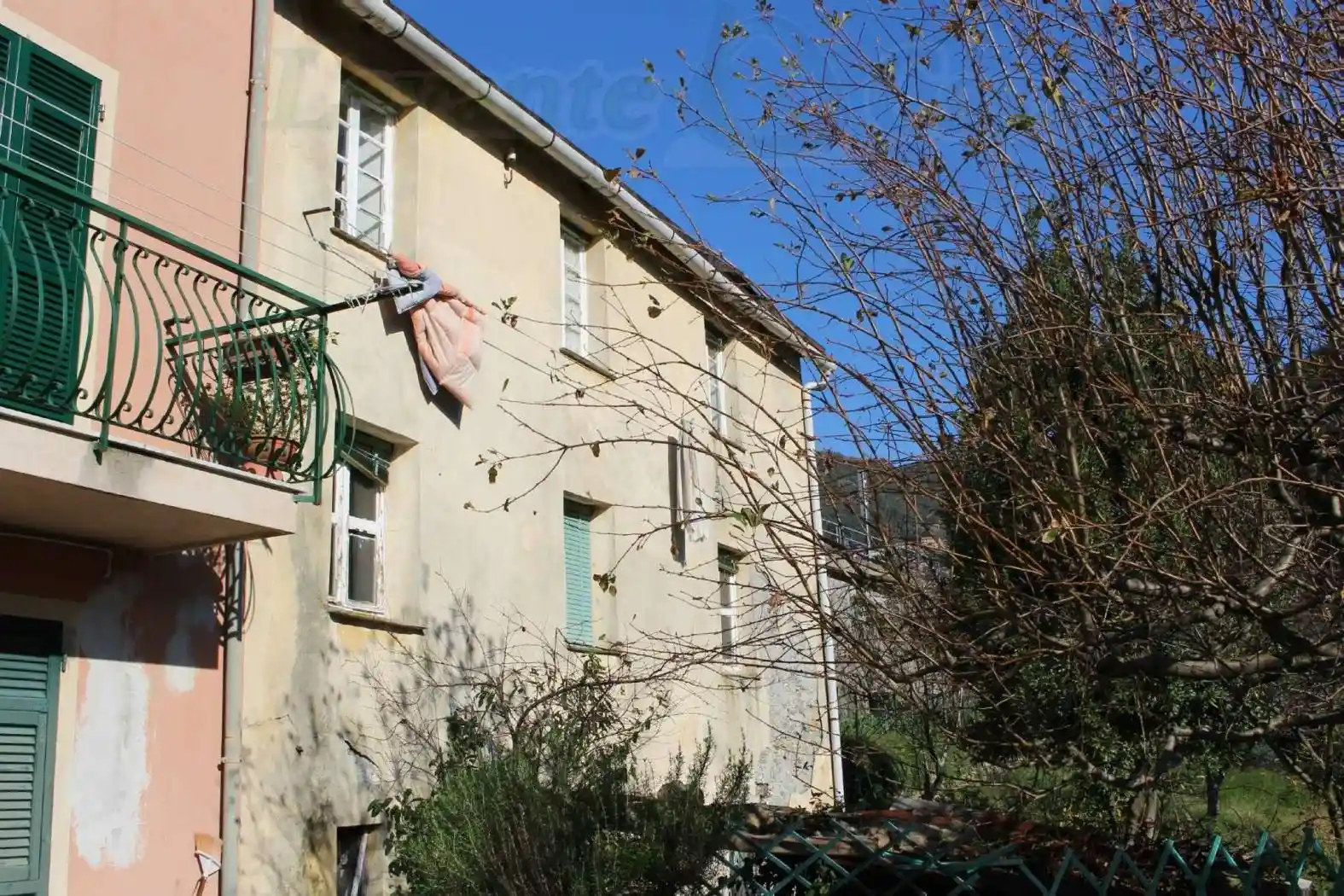 Casa indipendente in vendita a Avegno