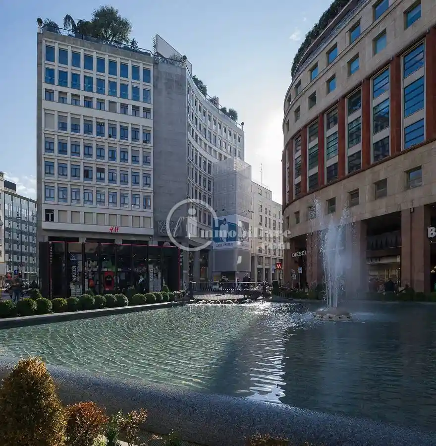 Palazzo - Edificio in affitto a Milano