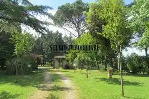 Villa in vendita a Lucignano