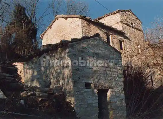 Rustico - Casale in vendita a Fossombrone