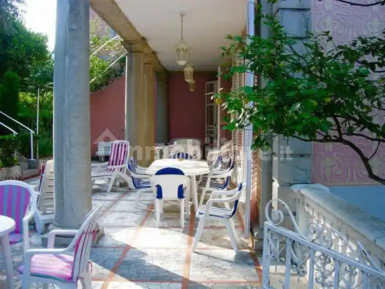 Palazzo - Edificio in vendita a Roma