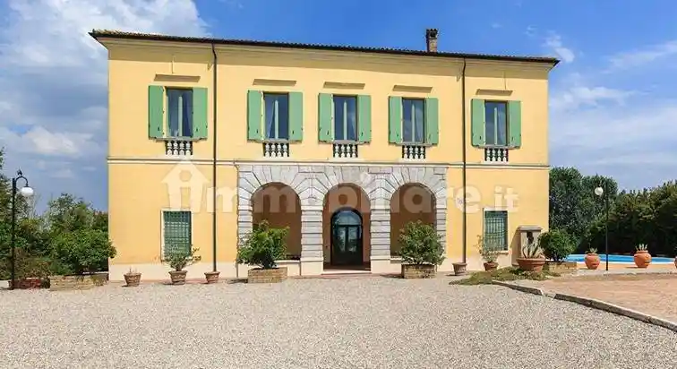 Palazzo - Edificio in vendita a Goito