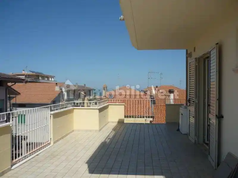 Quadrilocale via Piave 20, Lungomare Marconi, Alba Adriatica - foto 2