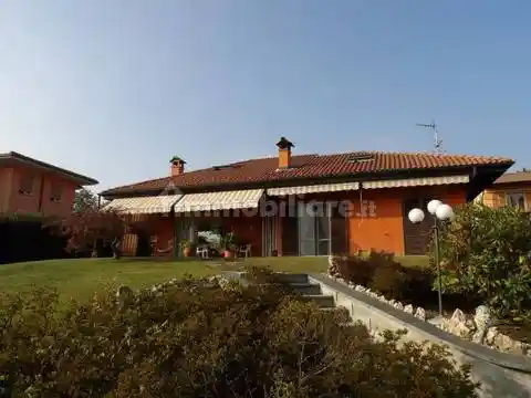 Villa in vendita a Arizzano