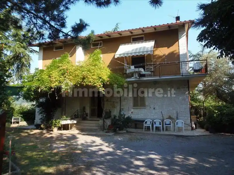 Villa in vendita a Sarteano