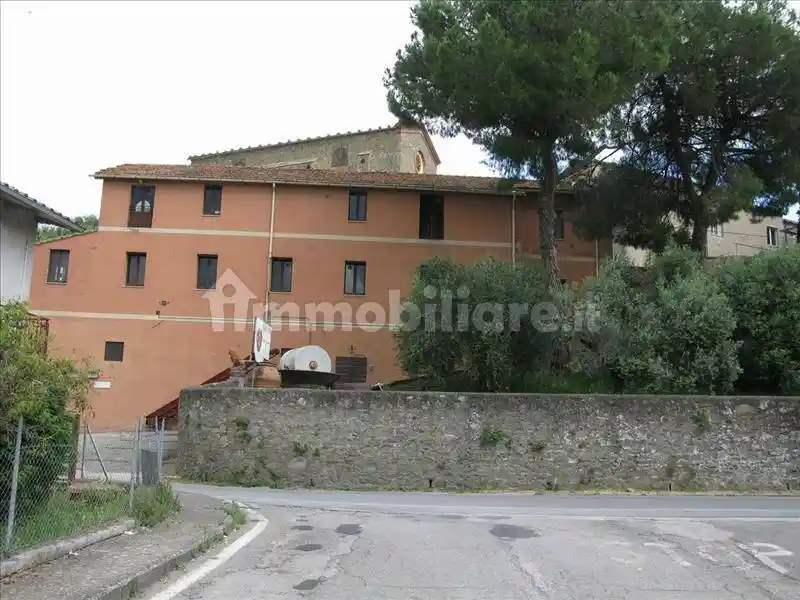 Palazzo - Edificio in vendita a Magione
