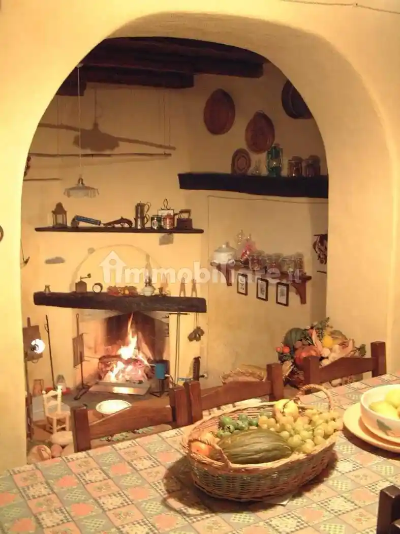 Palazzo - Edificio in vendita a Santu Lussurgiu