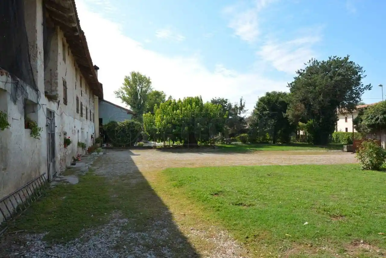 Casale via C. Battisti, 30, Viscone, Chiopris-Viscone - foto 4