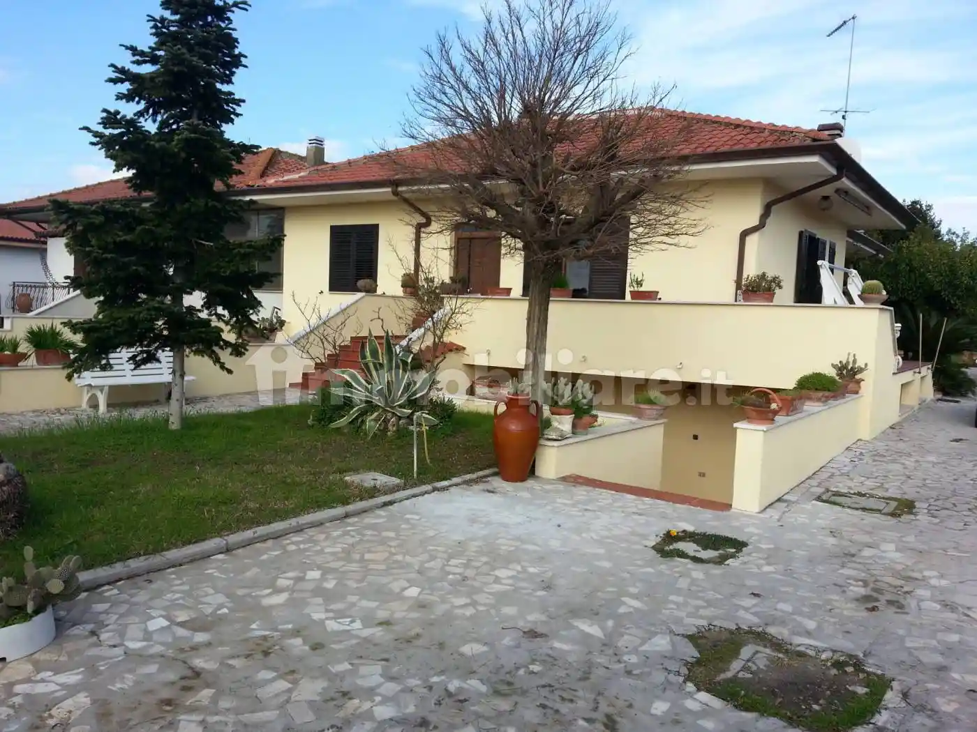 Villa in vendita a Latina