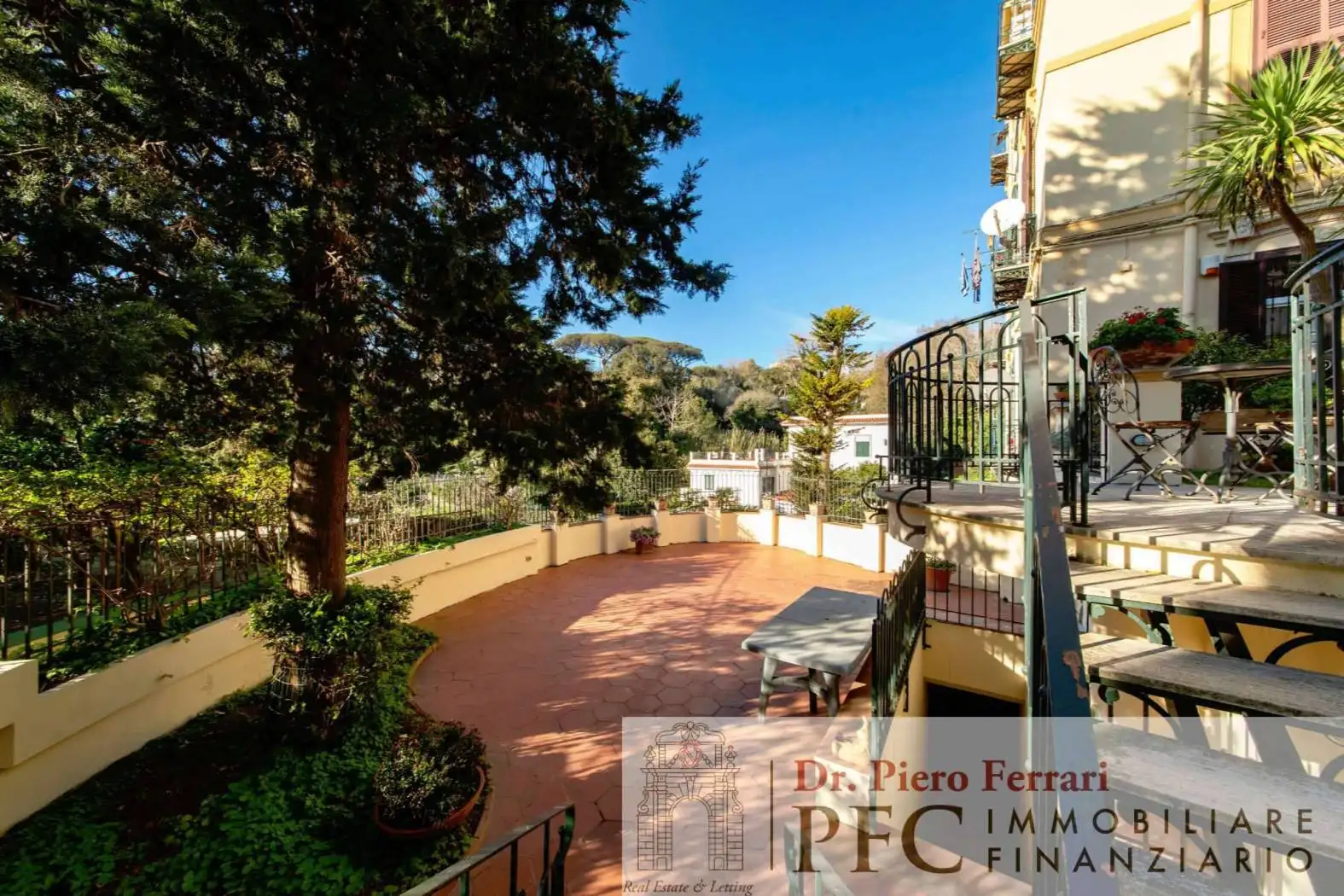 Appartamento in vendita a Napoli