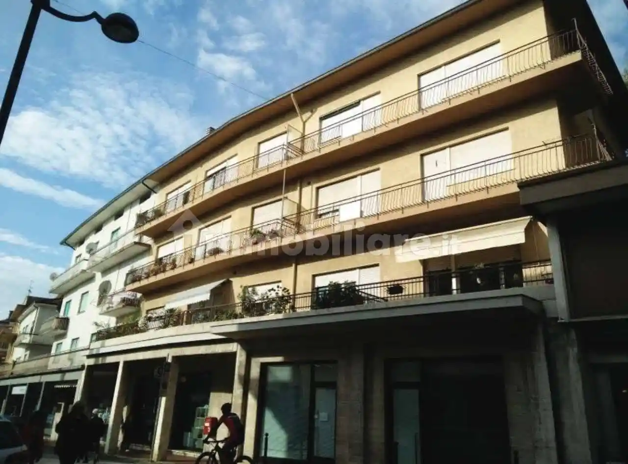 Palazzo - Edificio in vendita a Valdobbiadene