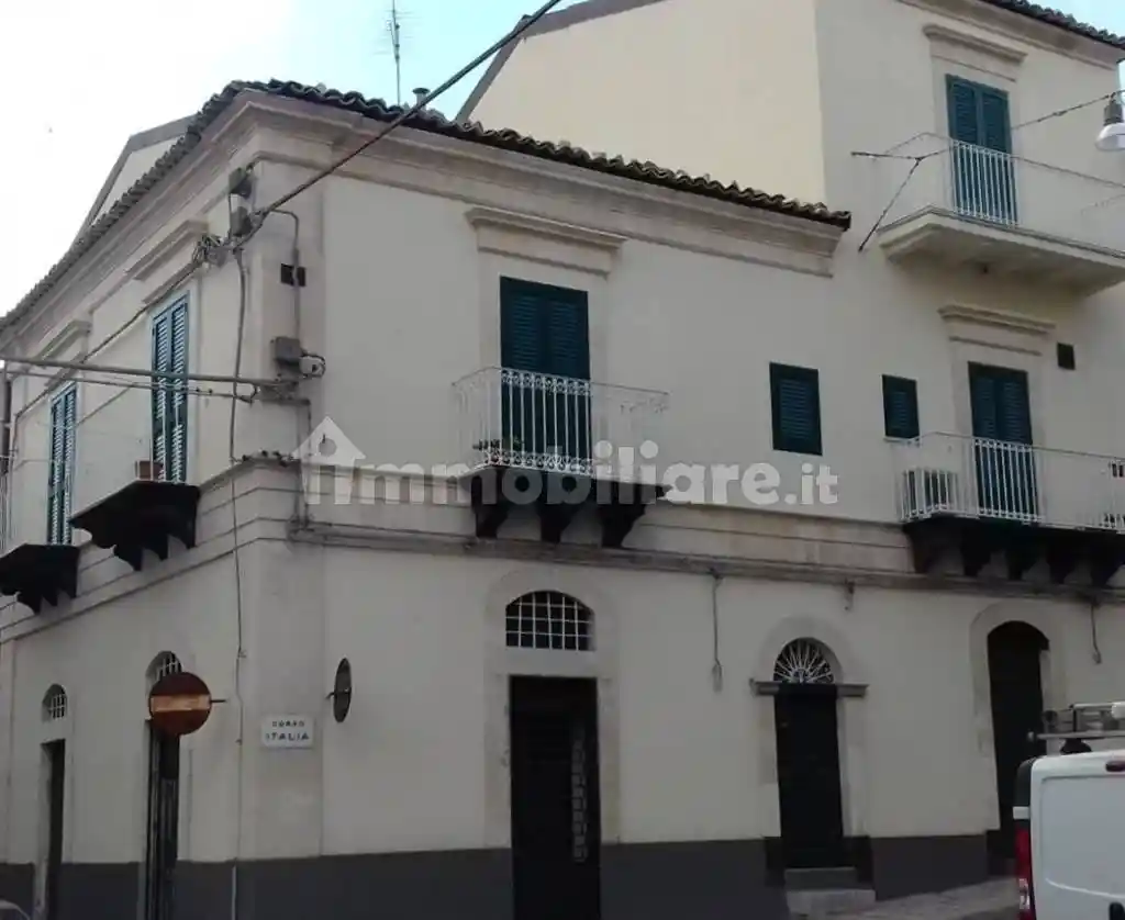 Palazzo - Edificio in vendita a Ragusa