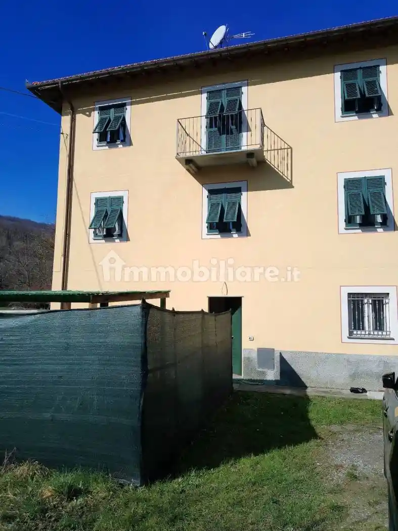 Casa indipendente in vendita a Savignone