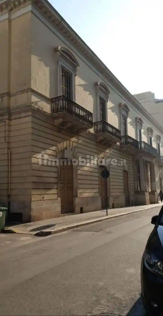 Palazzo - Edificio in vendita a Bitonto