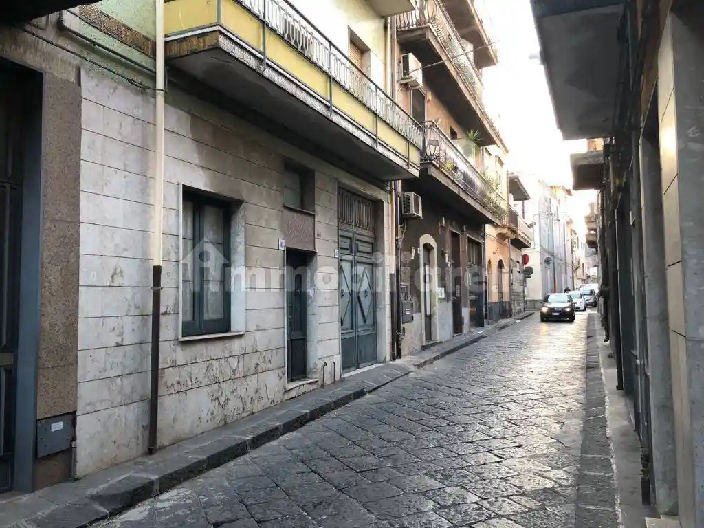 Palazzo - Edificio in vendita a Misterbianco