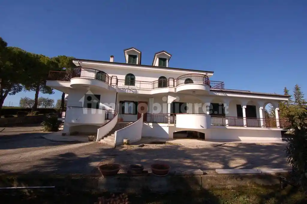 Villa in vendita a Fermo