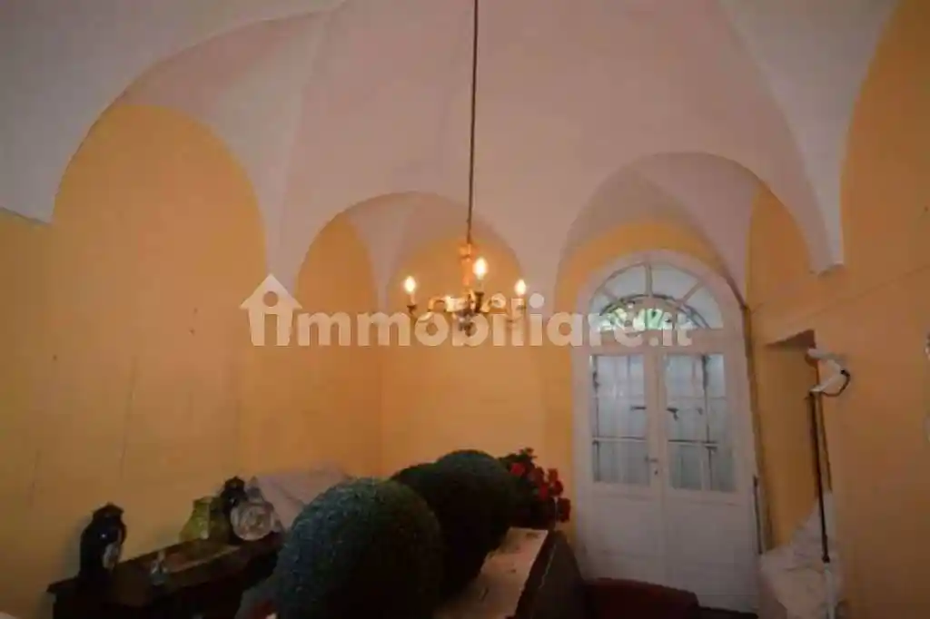 Palazzo - Edificio in vendita a Calendasco