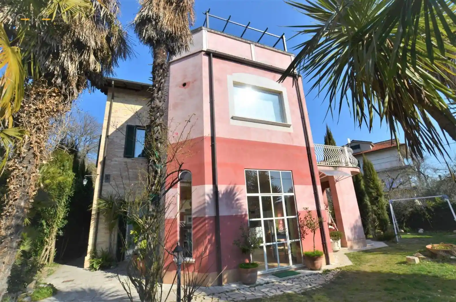 Casa indipendente in vendita a Colli del Tronto