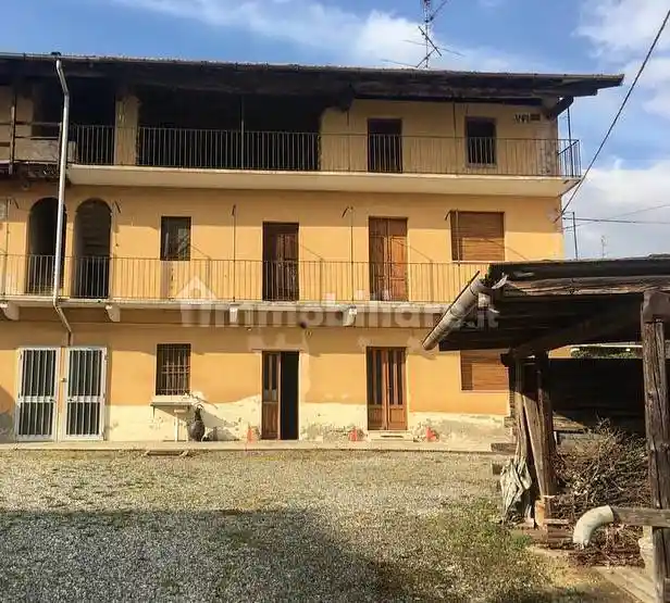 Rustico - Casale in vendita a Mezzomerico