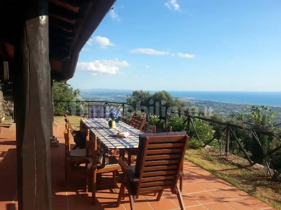 Rustico - Casale in vendita a Pietrasanta