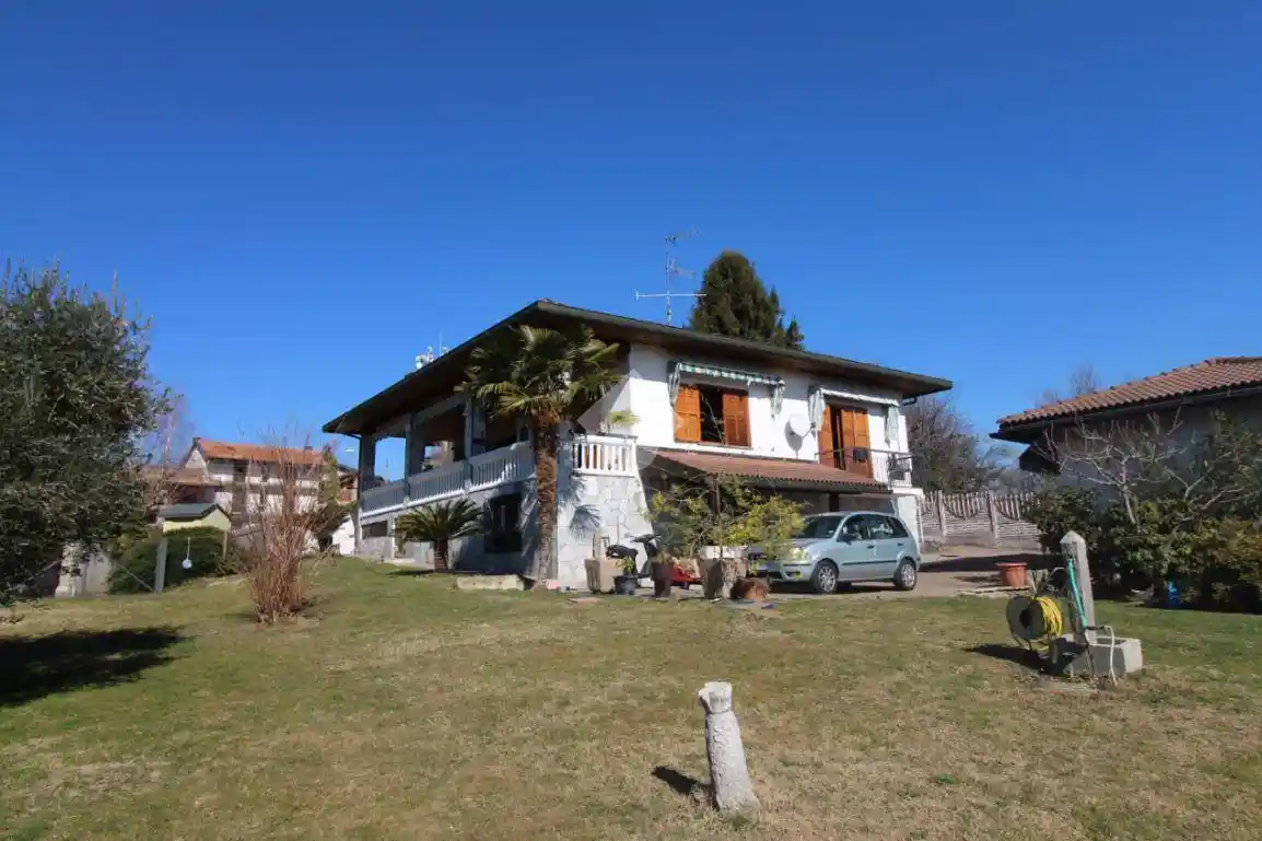 Villa in vendita a Borgo Ticino