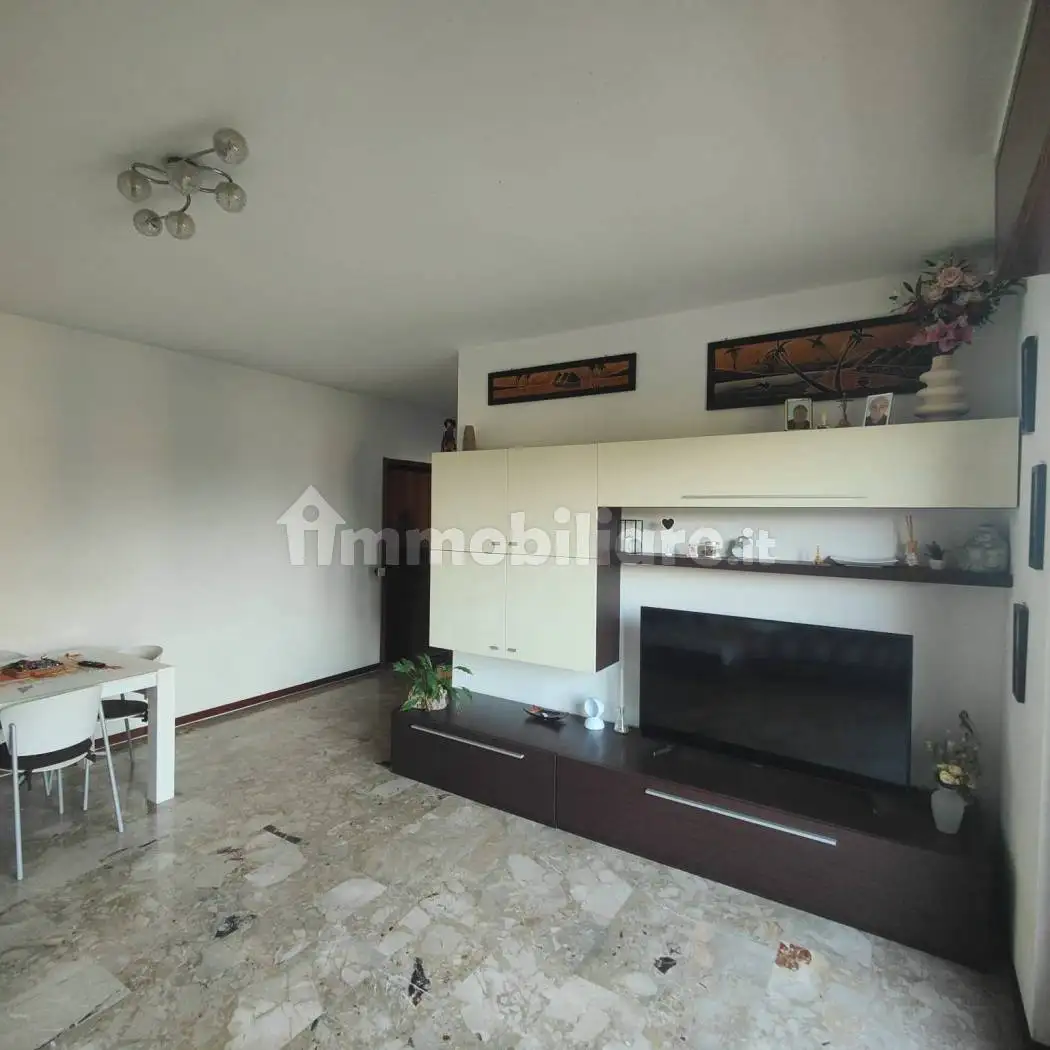 Appartamento in affitto a Molteno