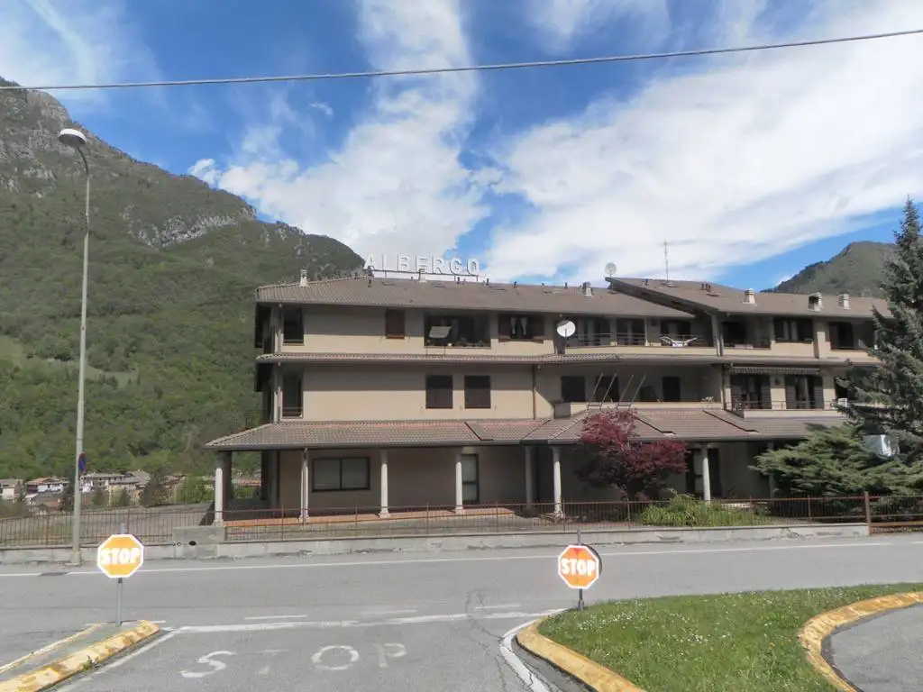 Palazzo - Edificio in vendita a Piario