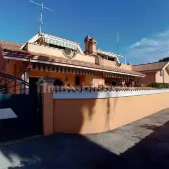 Villa in vendita a Ardea