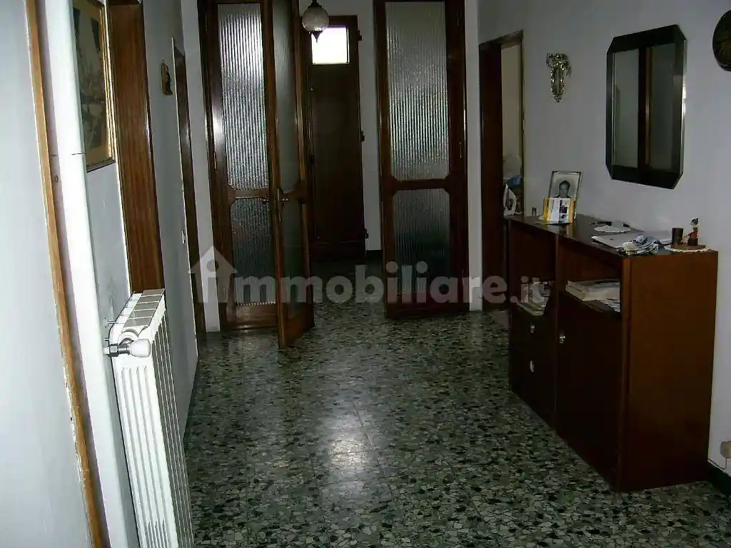 Villa in vendita a Capraia e Limite