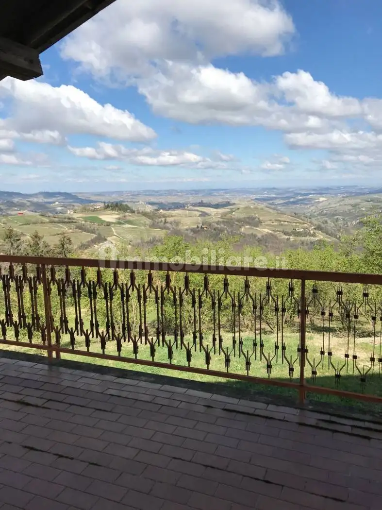 Casa indipendente in vendita a Roddino