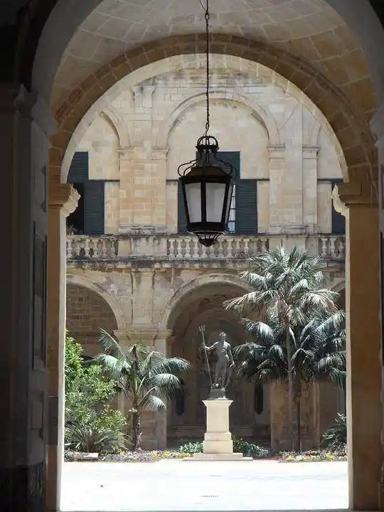 Palazzo - Edificio in vendita a Roma