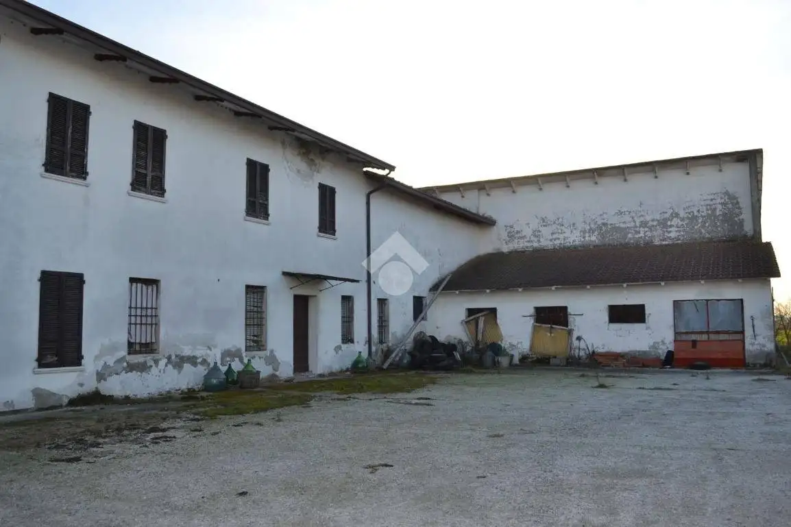 Rustico - Casale in vendita a Casalmoro
