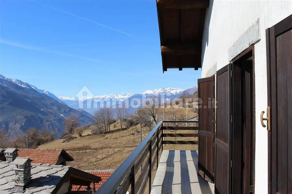 Appartamento in vendita a Emarèse