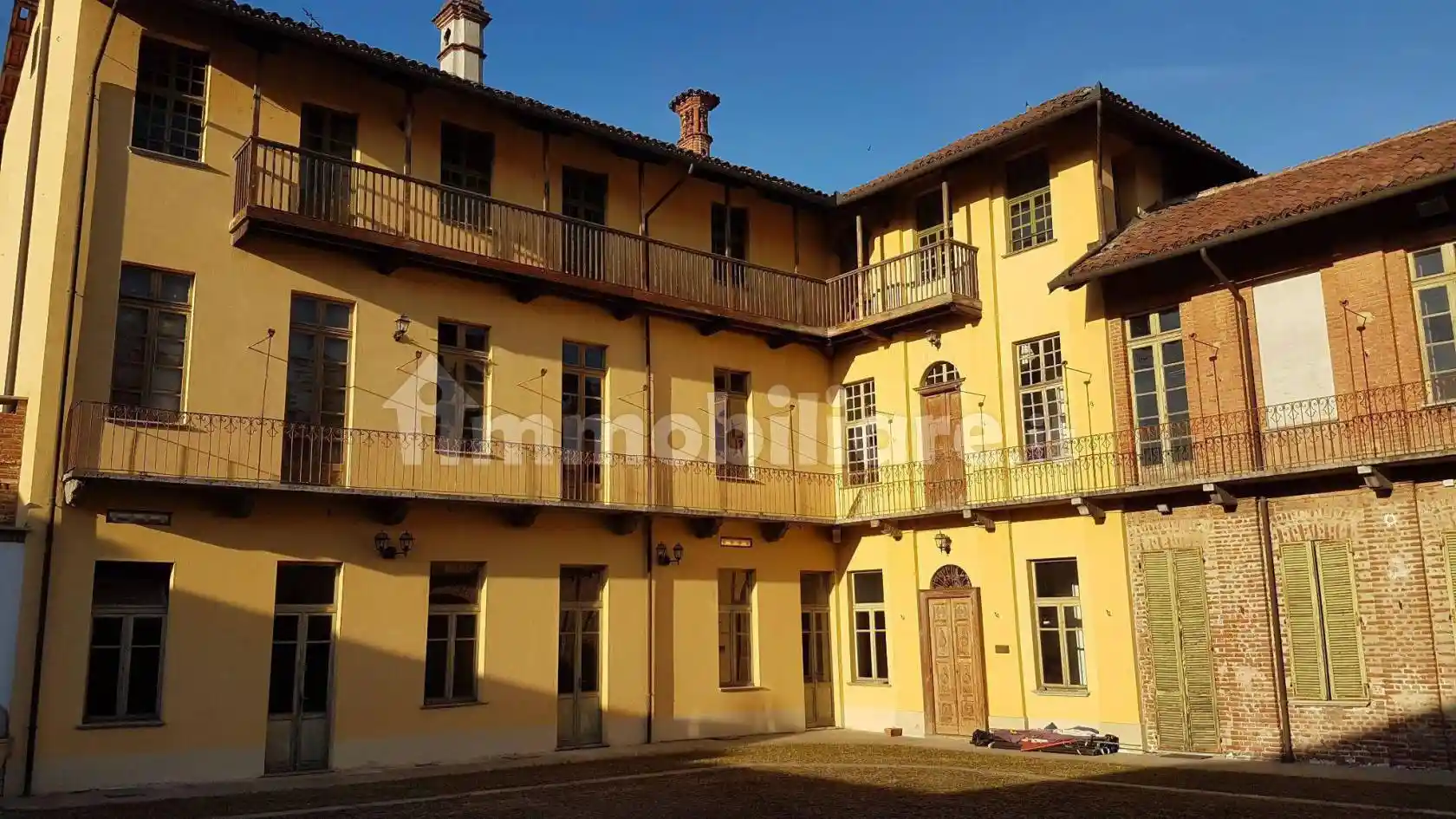 Palazzo - Edificio in vendita a Montanaro