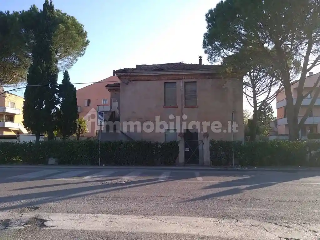 Casa indipendente in vendita a Pesaro