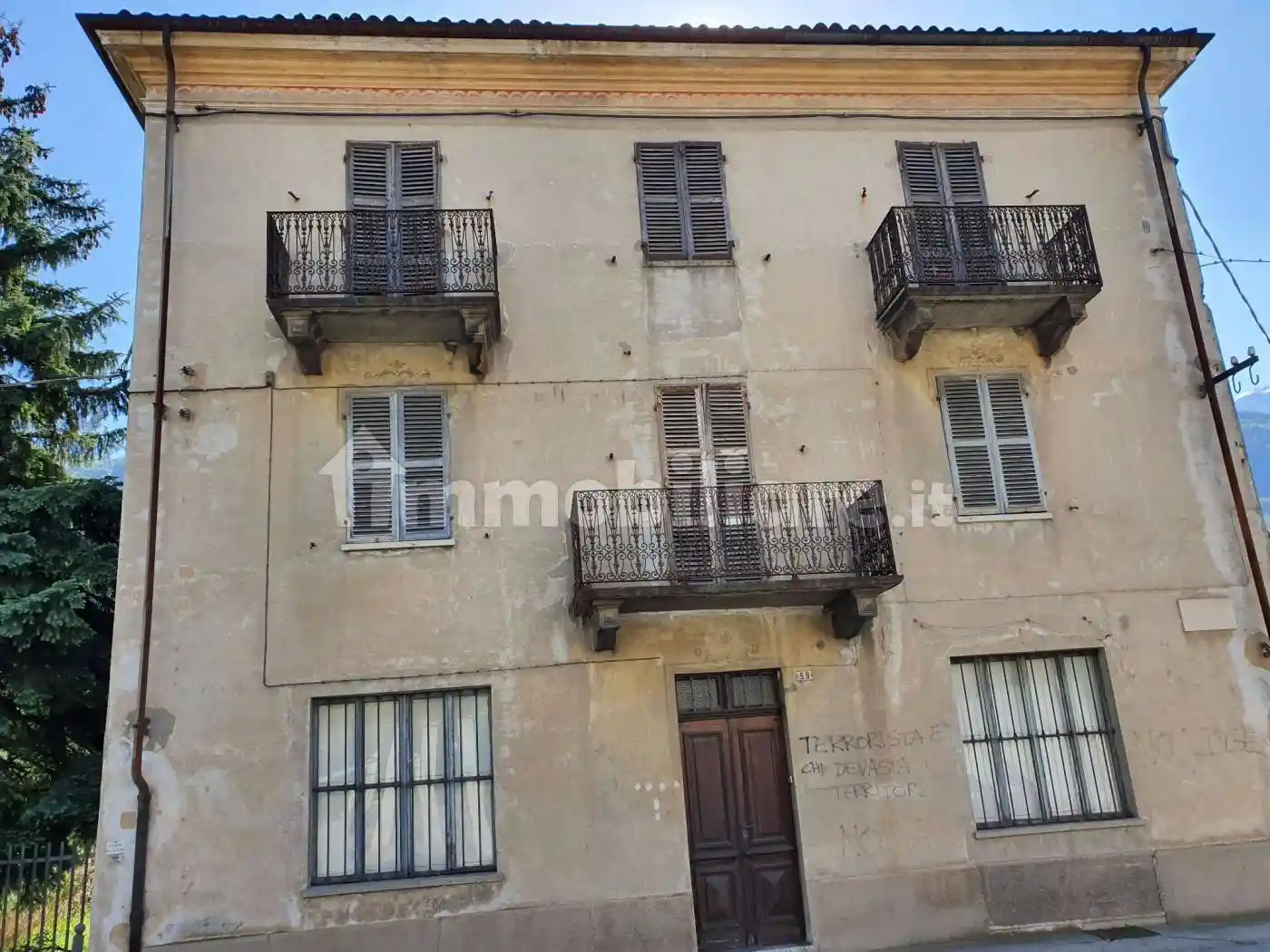 Palazzo - Edificio in vendita a Settimo Vittone