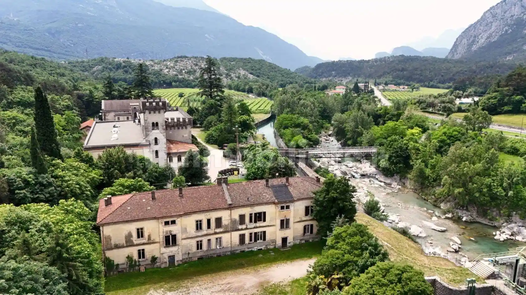 Palazzo - Edificio in vendita a Dro