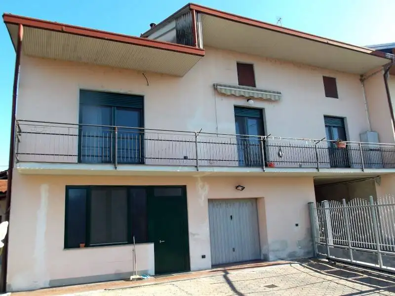 Casa indipendente in vendita a Vaprio d'Agogna